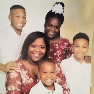 Meet your Posher, Monique